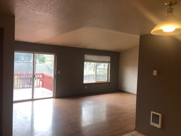 320 E 6th St - Photo 3 of 9