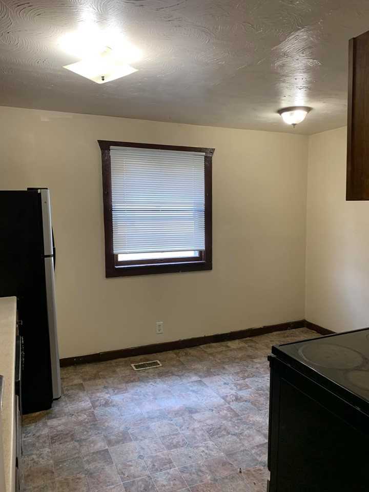 2400R N 1st St - Photo 3 of 17