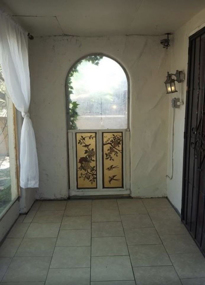 Vintage nob hill home - Photo 2 of 8