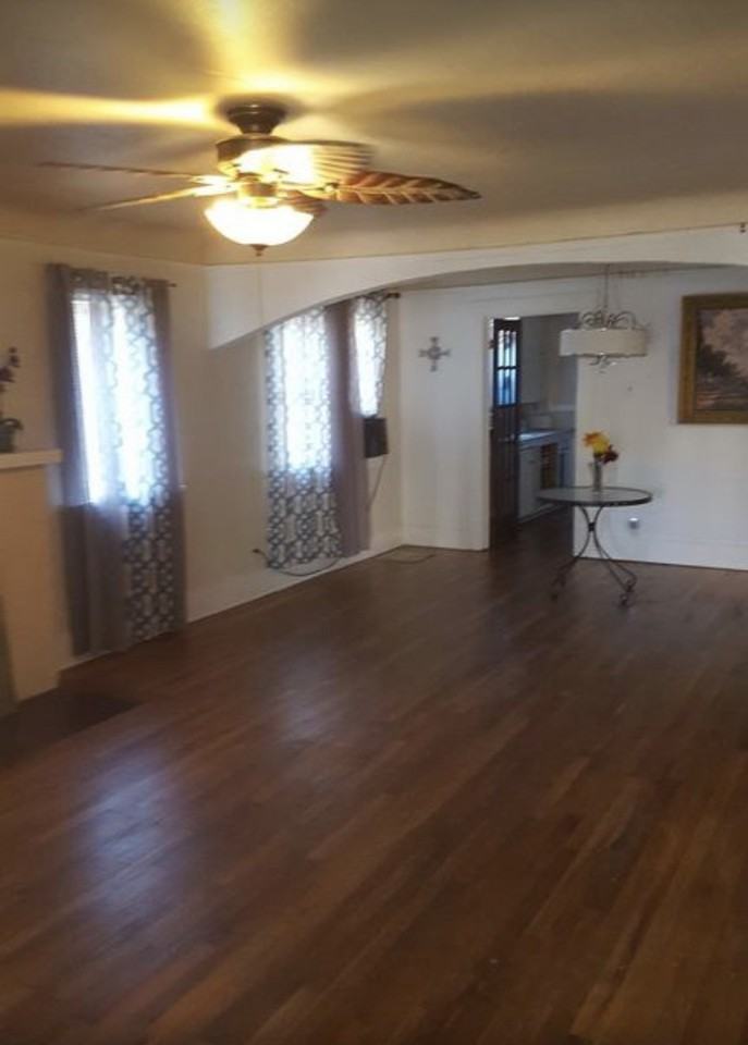 Vintage nob hill home - Photo 3 of 8