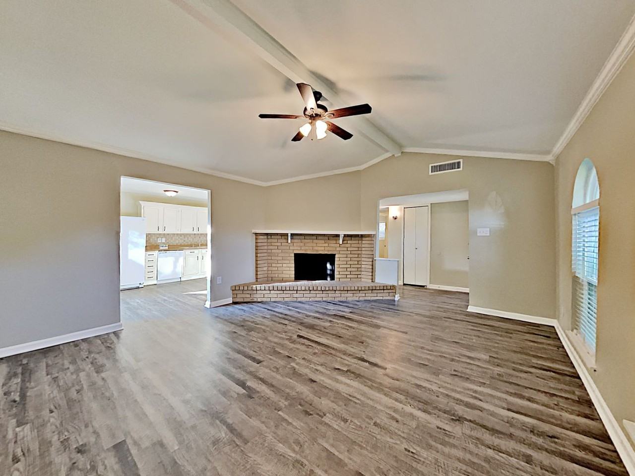 9102 Linda Vista Dr - Photo 3 of 16