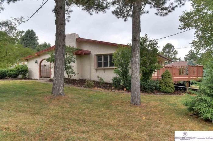 4680 Willit St - Photo 3 of 39