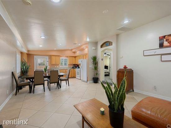 24081 Webster Ave - Photo 3 of 20