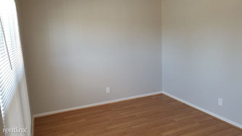 7703 Alaska Ave - Photo 2 of 16