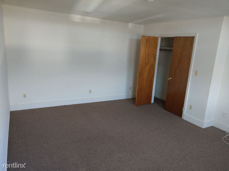 83 83 Main St 2 - Photo 2 of 7