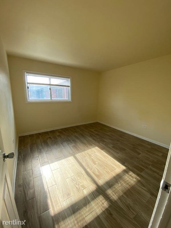 1302 Carol St - Photo 2 of 14