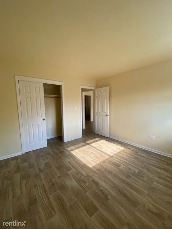 1302 Carol St - Photo 3 of 14
