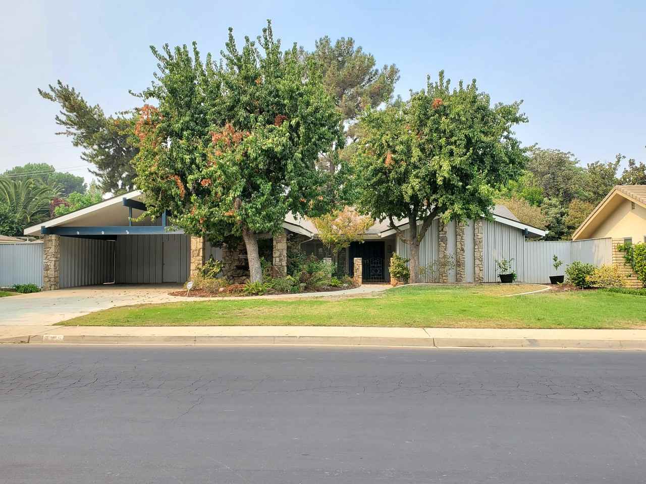 205 El Rio Dr - Photo 2 of 27