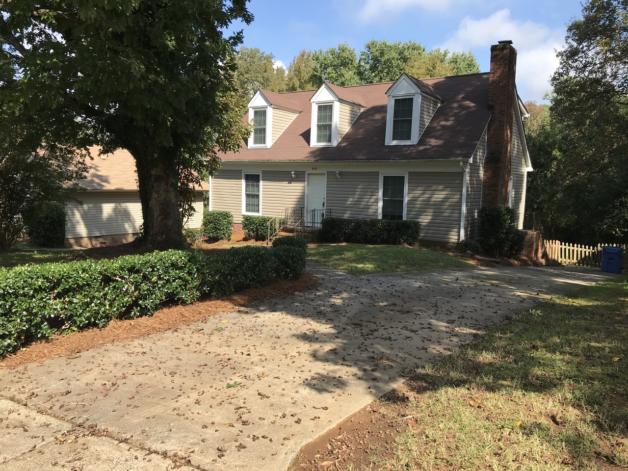 9519 Central Dr - Photo 2 of 12