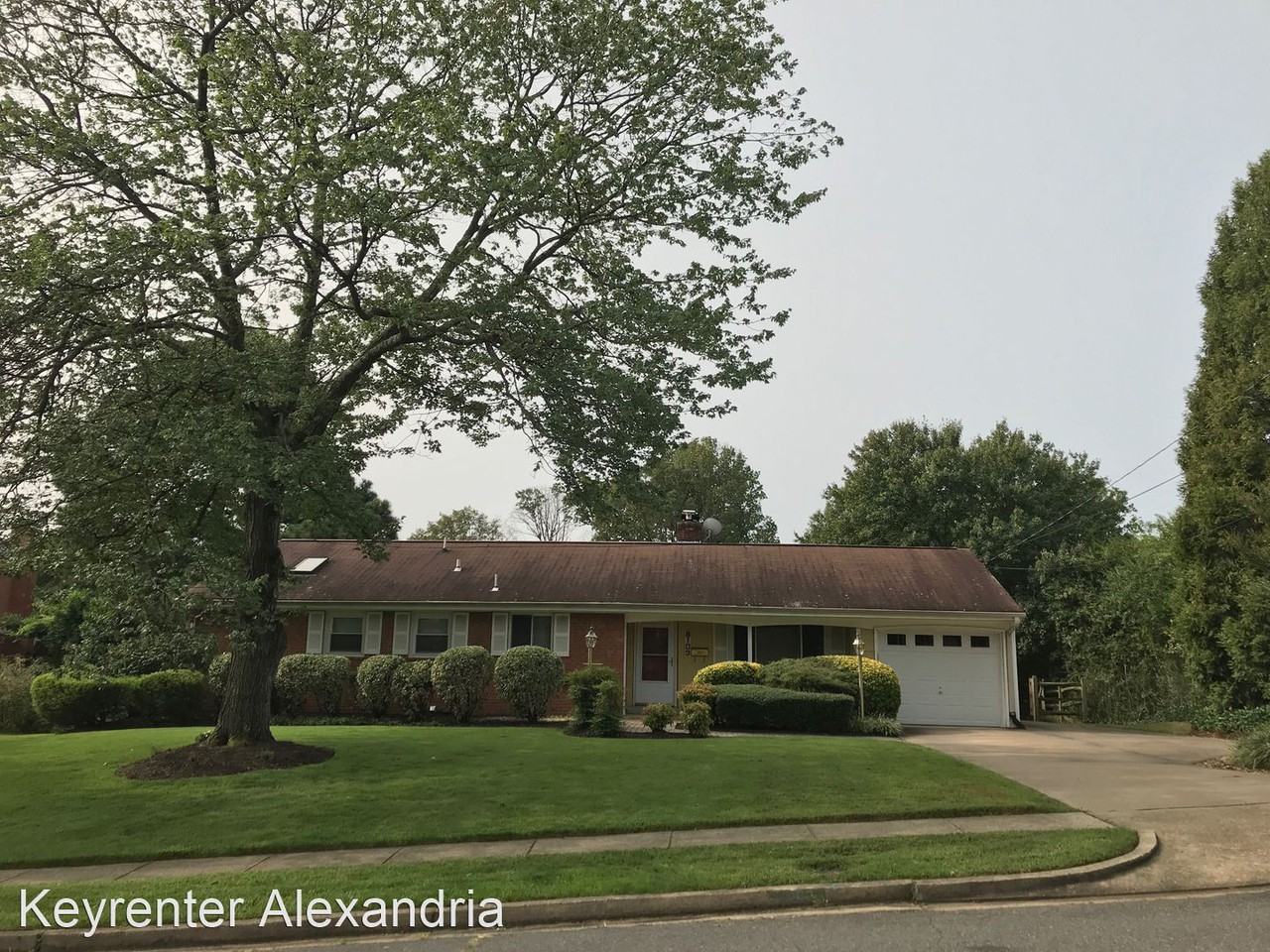 8103 Ainsworth Ave - Photo 2 of 44