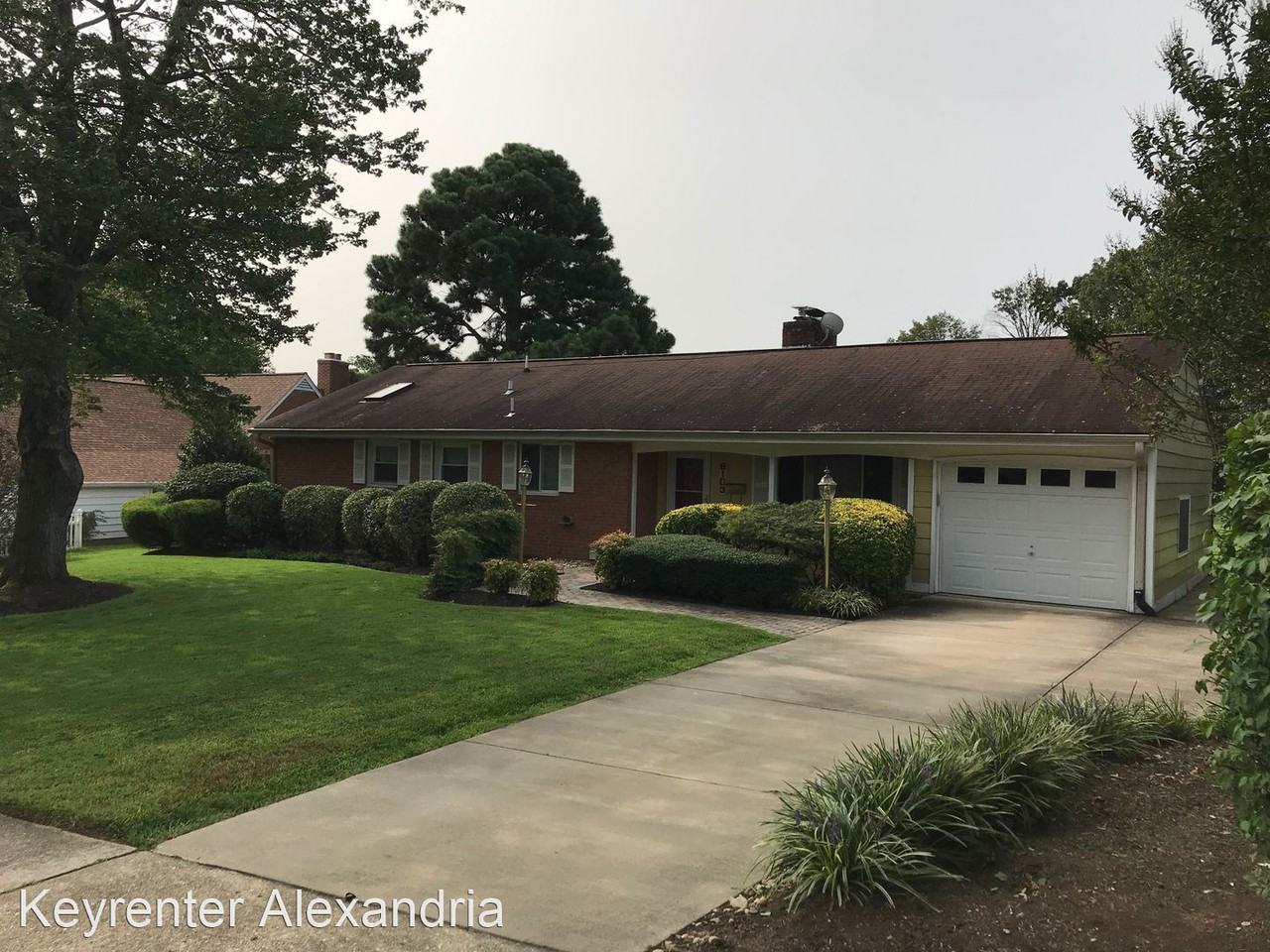 8103 Ainsworth Ave - Photo 3 of 44