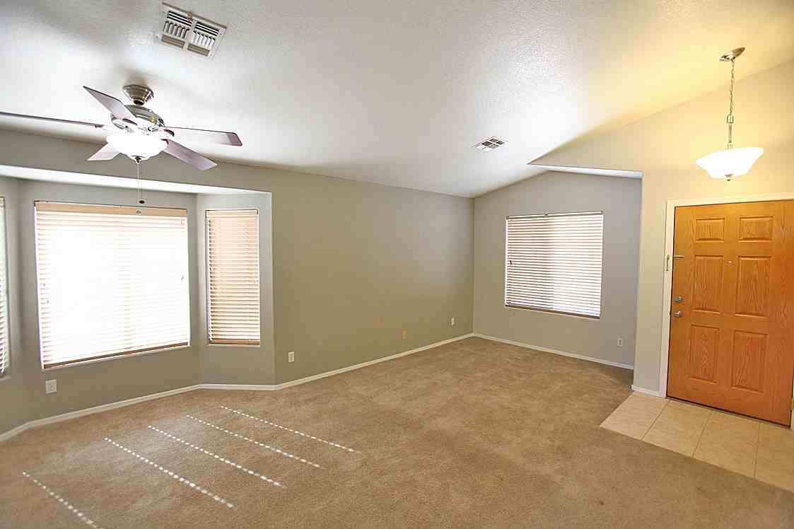 26231 N Hackberry Dr - Photo 3 of 28