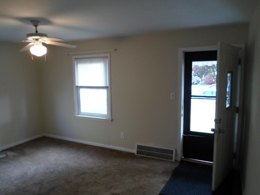 3836 Katherine St - Photo 2 of 17