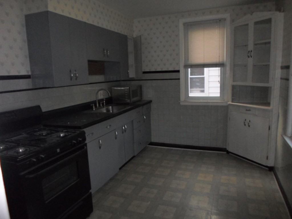 3836 Katherine St - Photo 3 of 17