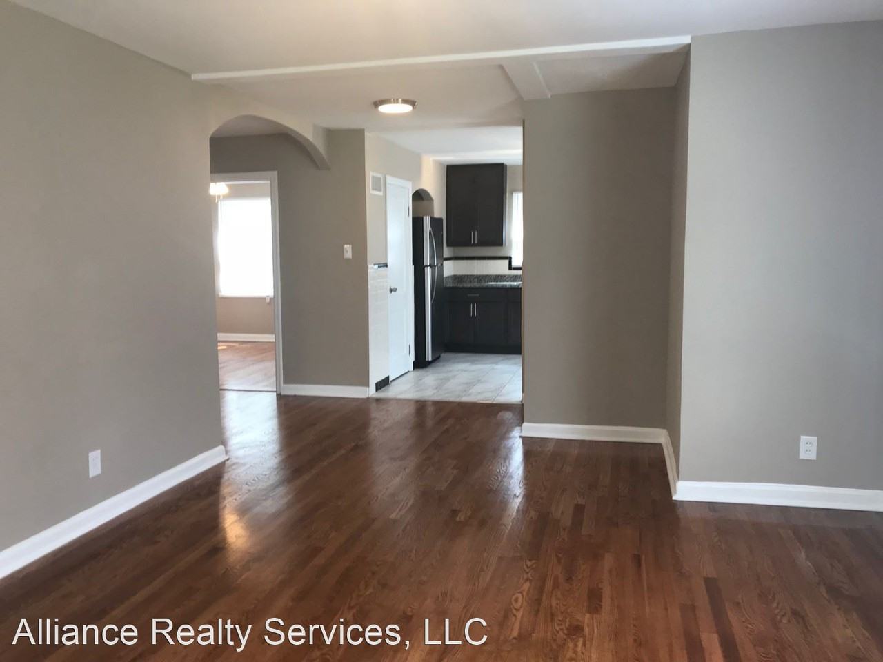 7320 Lansdowne Ave - Photo 3 of 19