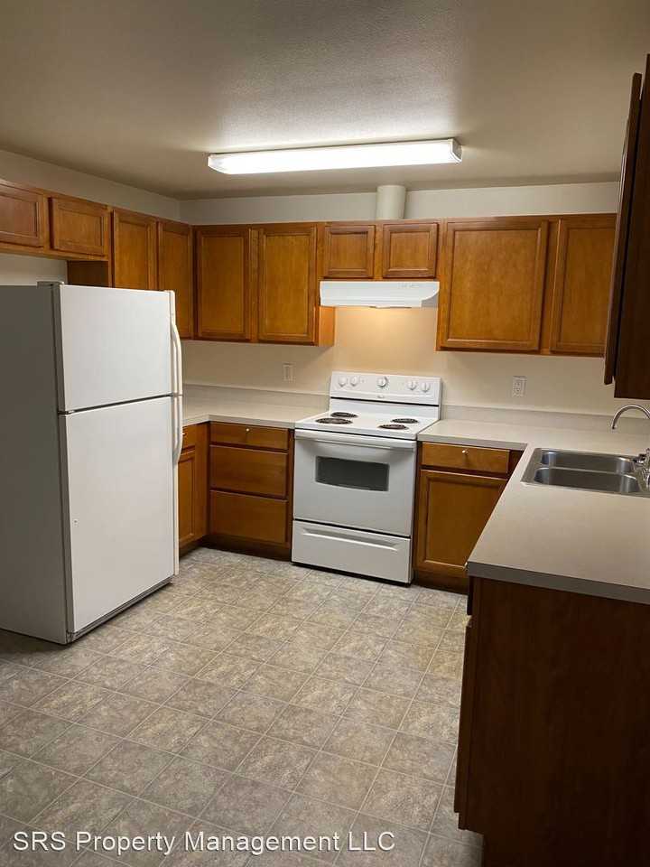 45106 Shields Court - Photo 3 of 8