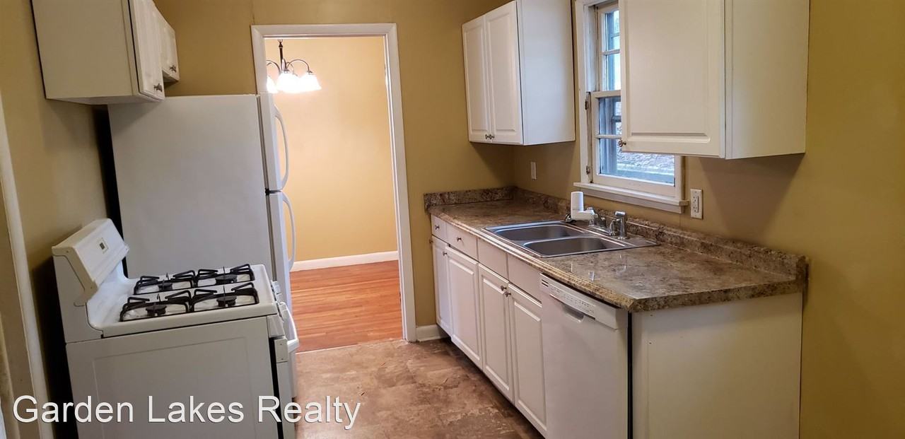108 Plymouth Rd Nw - Photo 2 of 13