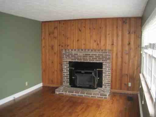 2140 Maplewood Dr - Photo 2 of 12