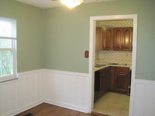 2140 Maplewood Dr - Photo 3 of 12