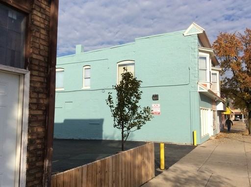 2026 Broadway - Photo 2 of 9