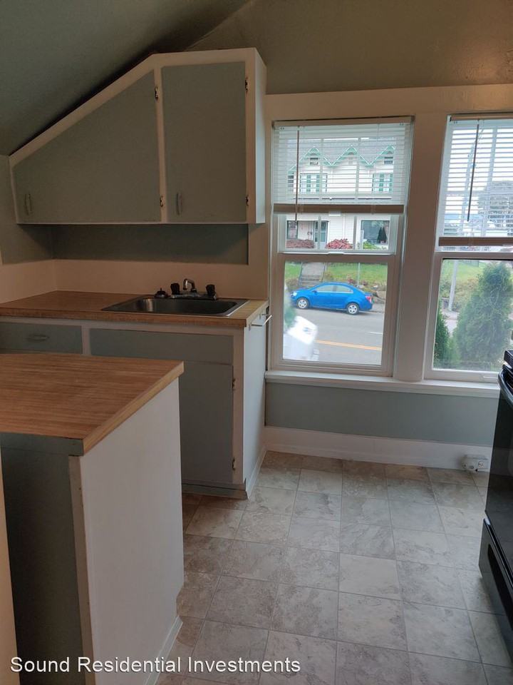 1204 Wall Street - Photo 2 of 13