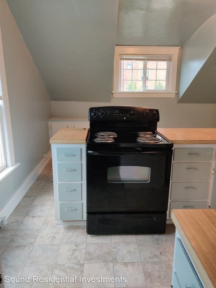 1204 Wall Street - Photo 3 of 13