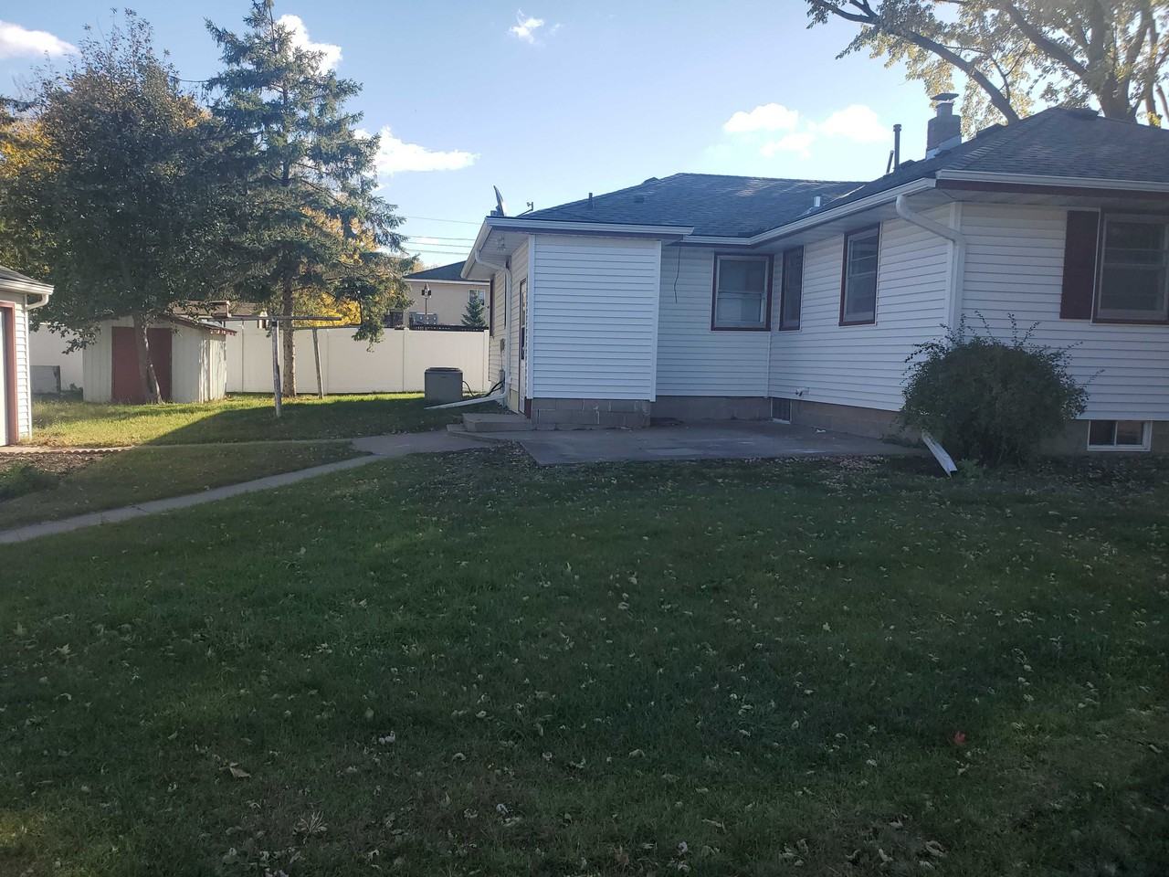 5405 Lincoln St - Photo 2 of 15