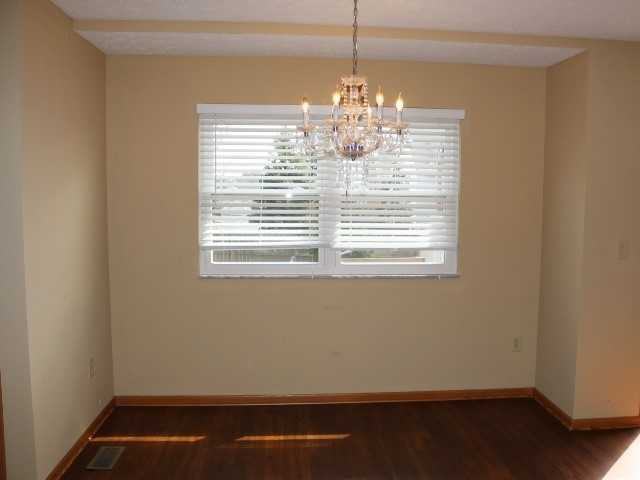 1096 Wesley Dr - Photo 2 of 15
