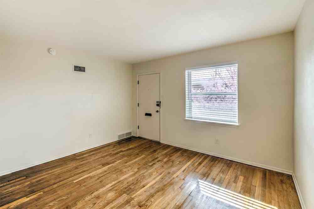 3112 3112 Arsenal Street - 9 - Photo 3 of 8