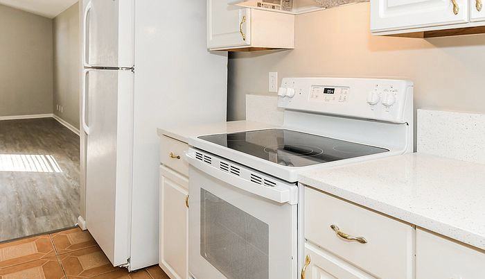 5956 Wentworth Cir S - Photo 2 of 4