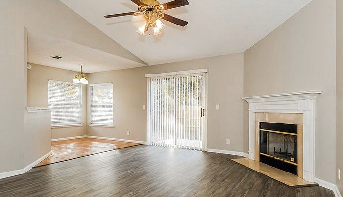 5956 Wentworth Cir S - Photo 3 of 4