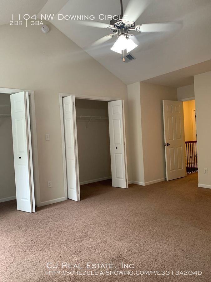 1104 Nw Downing Cir - Photo 6 of 9