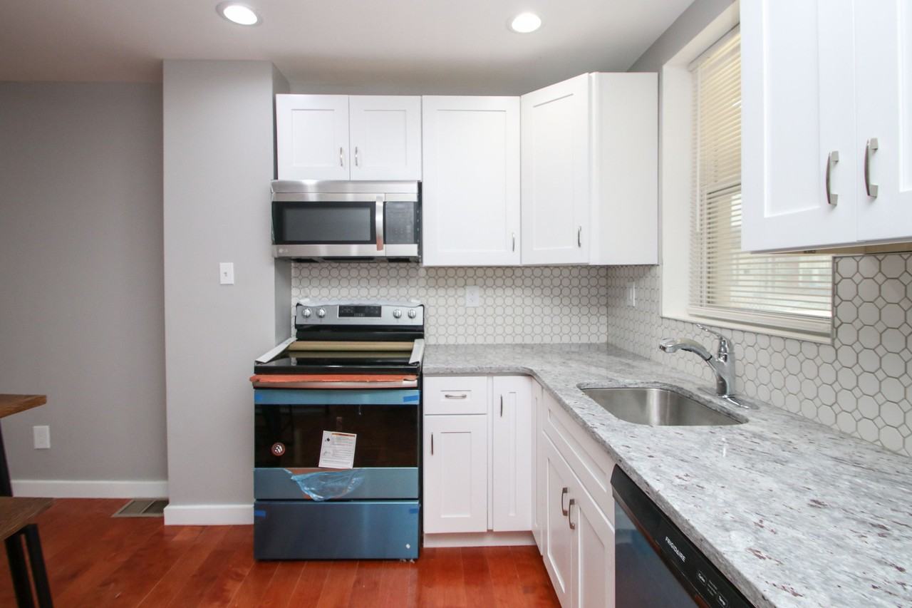 882 North Fallon Street - Photo 3 of 24