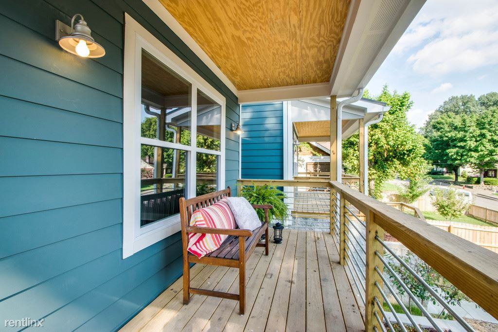 1611 1611 Lillian St B - Photo 2 of 38