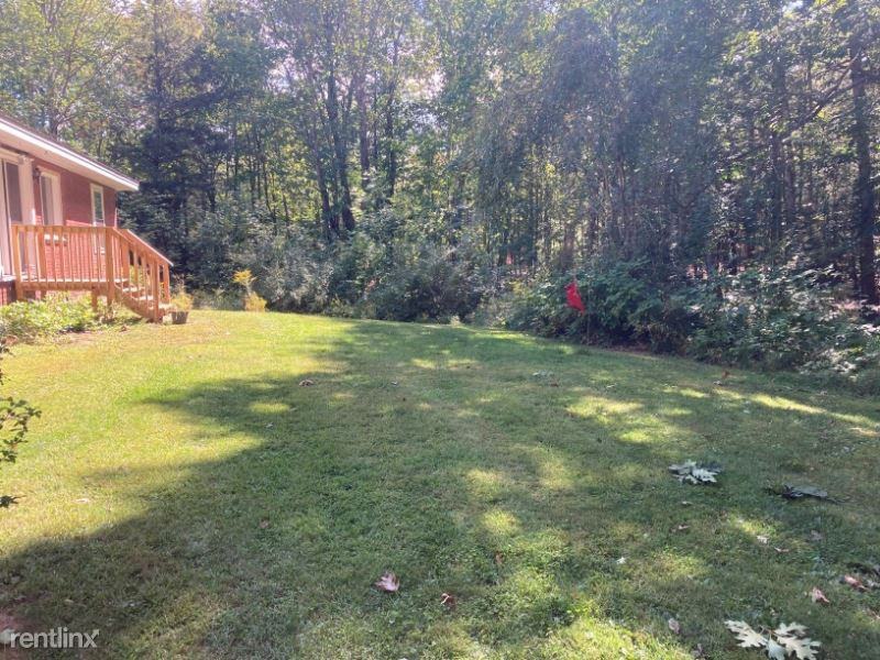 32 32 Curtis Rd. 2 - Photo 2 of 17