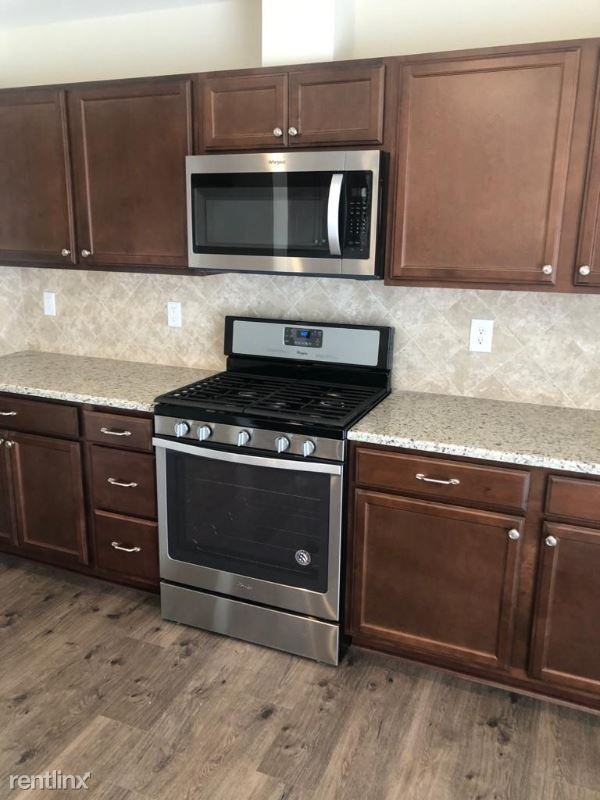 321 321 Sequoia Dr - Photo 2 of 2