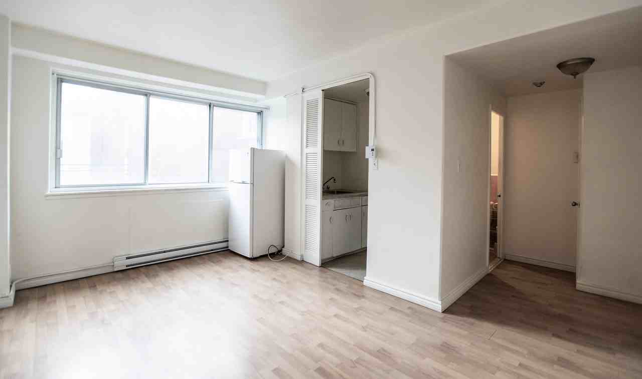 3550 Rue Aylmer, Montréal, QC H2X 2B8 1 Bedroom Condo for 725/month