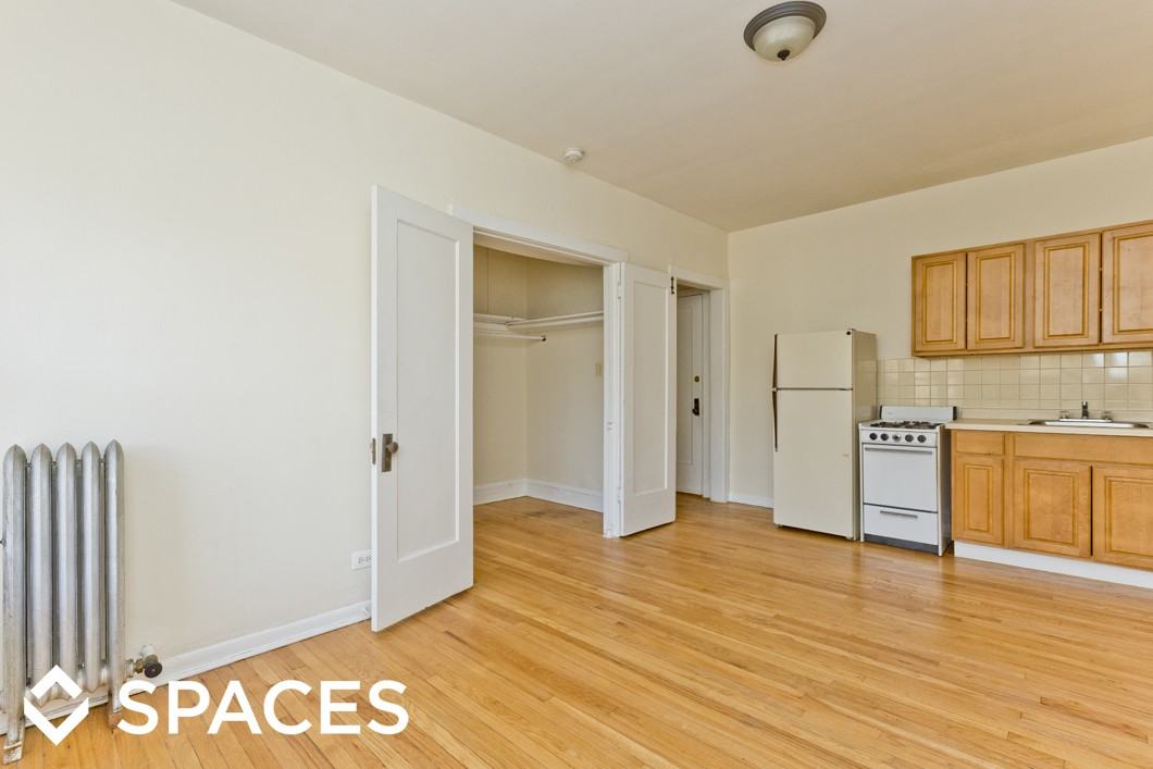 2712 N Milwaukee - Photo 3 of 30