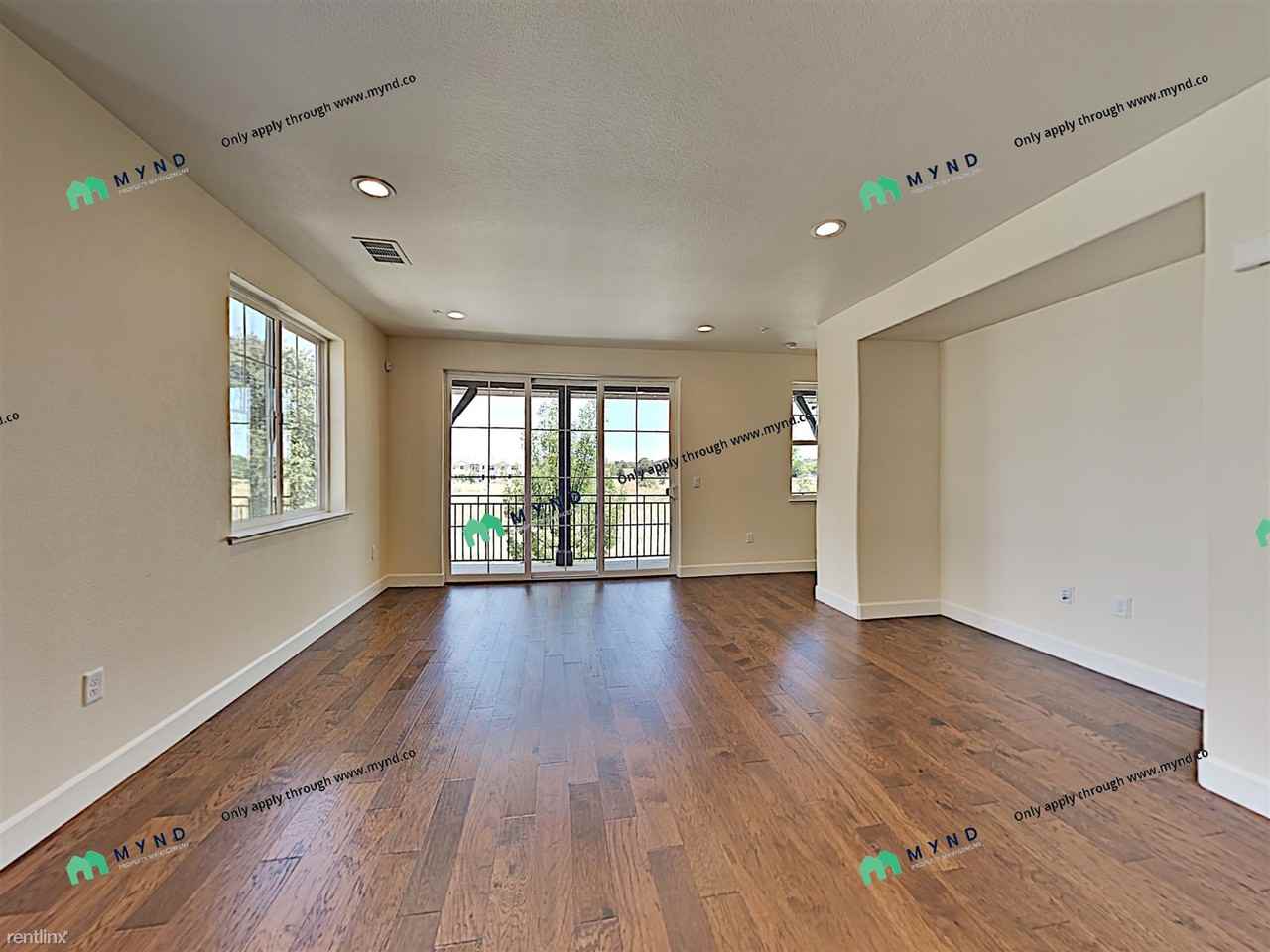 205 Valencia Ave - Photo 3 of 17