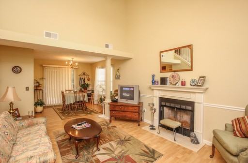 2961 Harbor Lights Dr - Photo 2 of 8