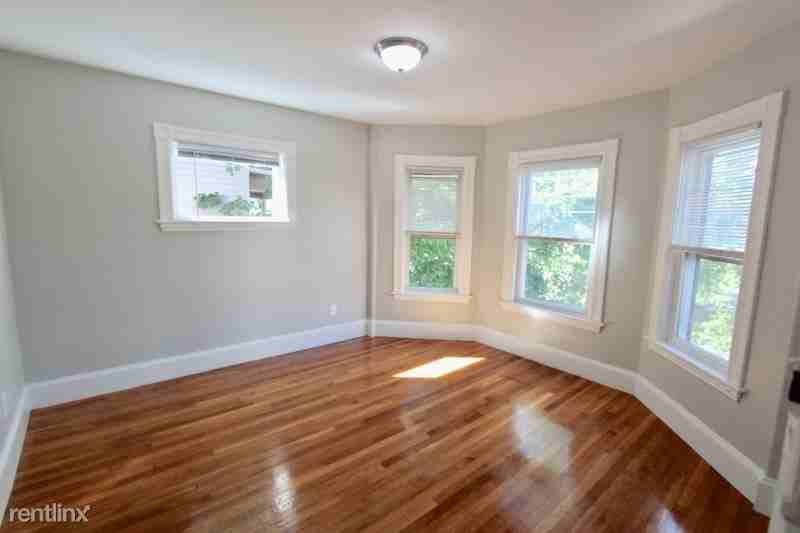 36 36 Russell St 1 - Photo 2 of 9