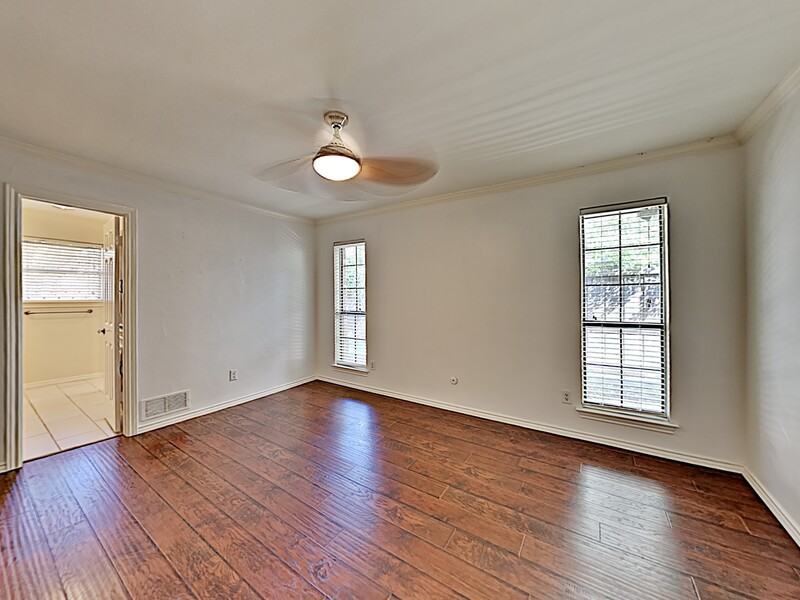 6926 Northwood Rd - Photo 3 of 17