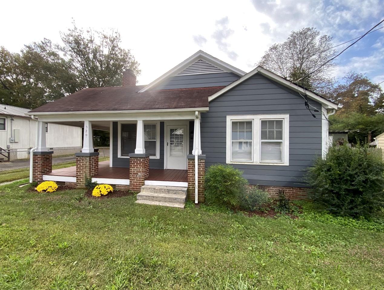 320 W Clemmonsville Rd - Photo 2 of 20