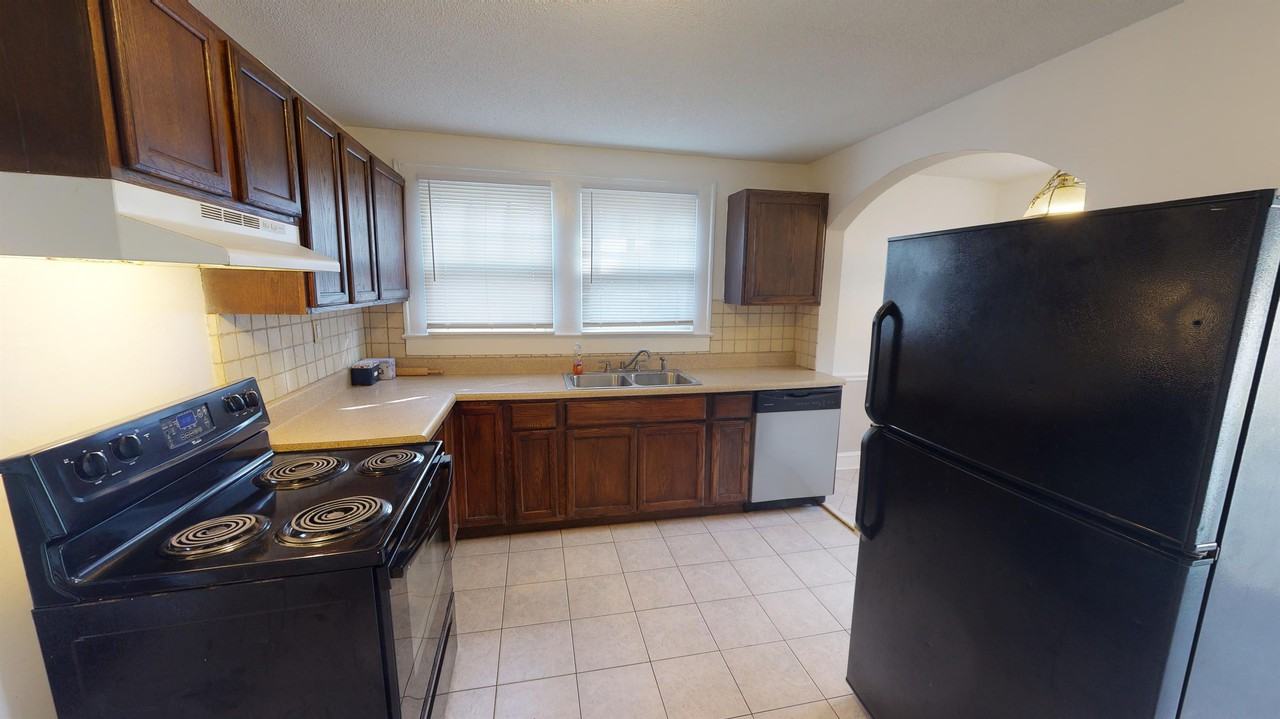 320 W Clemmonsville Rd - Photo 3 of 20