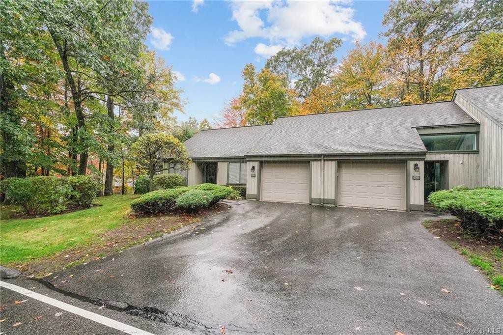 576 Heritage Hls Unit A - Photo 2 of 27