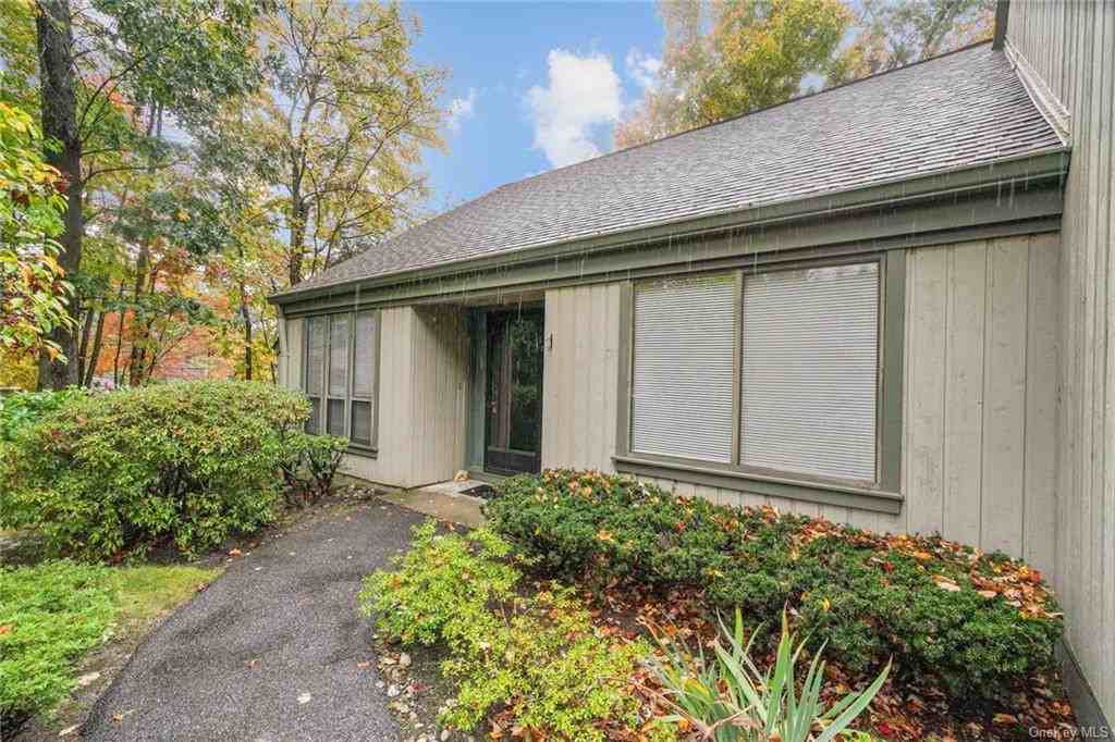 576 Heritage Hls Unit A - Photo 3 of 27