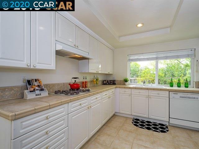 625 Sutton Ct - Photo 2 of 13