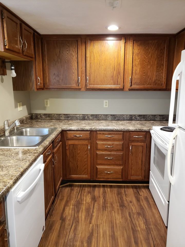 Pebble Creek Apartments 548 11th Avenue A Court 548 1/2, Silvis, IL