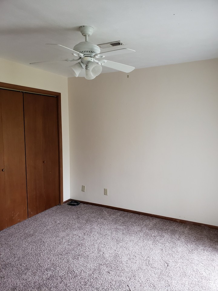 Pebble Creek Apartments 548 11th Avenue A Court 548 1/2, Silvis, IL