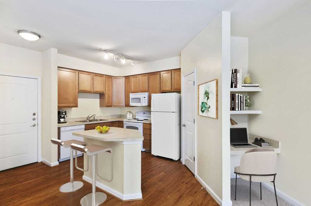 Camden College Park - Photo 5 of 51